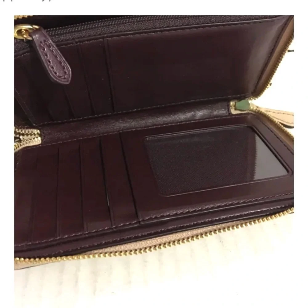 Coach vintage beige patent leather wallet